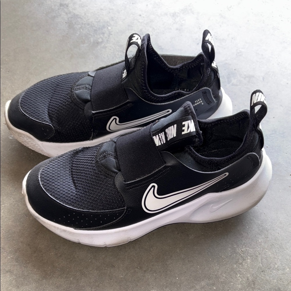 Nike Flex Runner Size 3